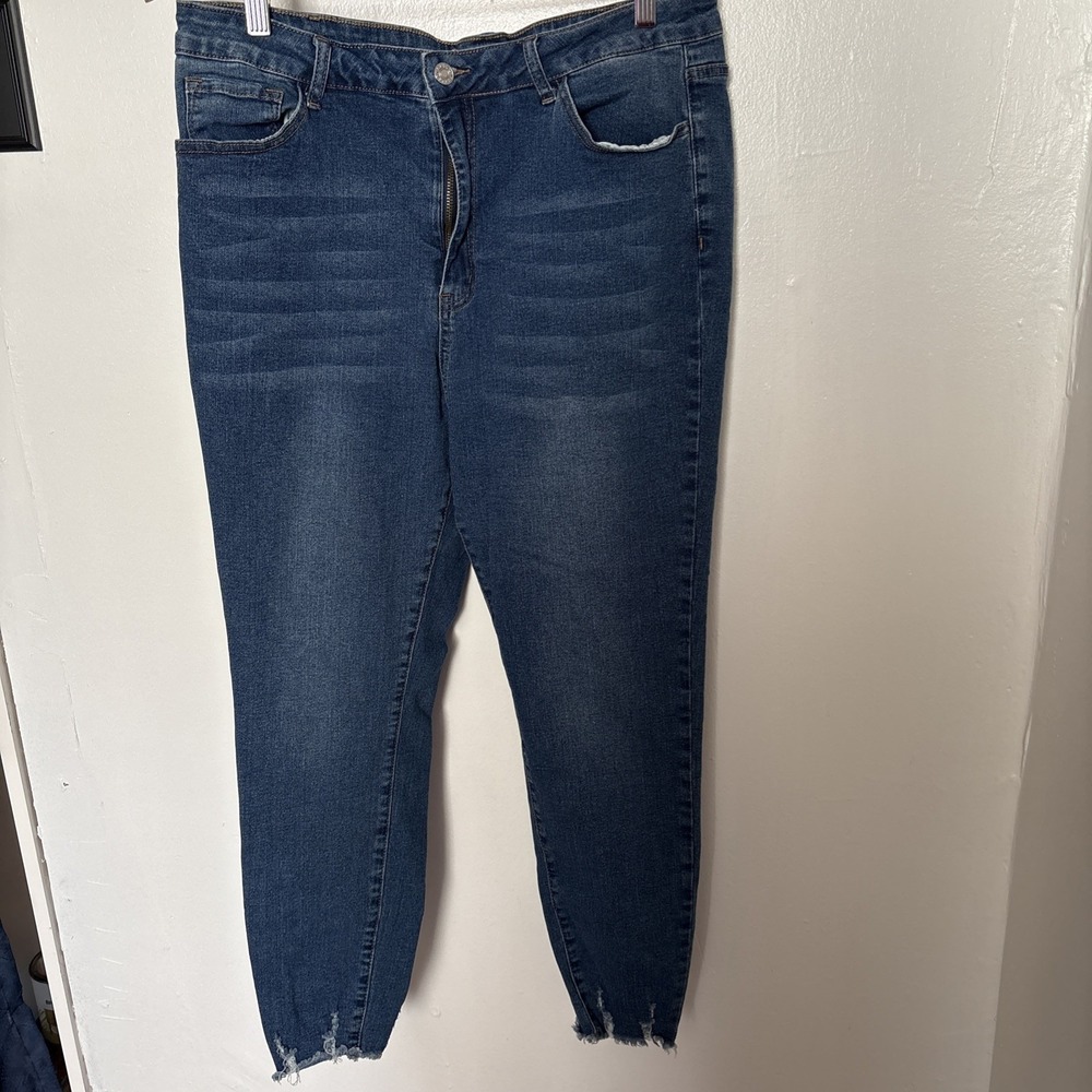 Women's Distressed Denim  Light‎ Wash Size2X  Large